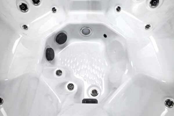 Himalayan Haze - 6 man hot tub